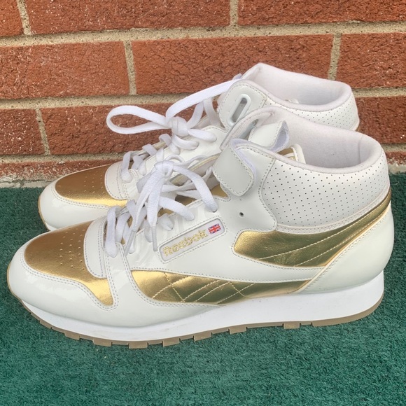 REEBOK Men’s GOLD Foil Edition Metallic Fit Sneakers - Picture 13 of 13